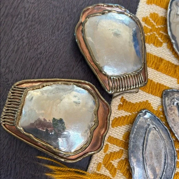 Lot of 5 Handmade Metal Belt Buckles and 3 Woven Sashes - Picture 6 of 12